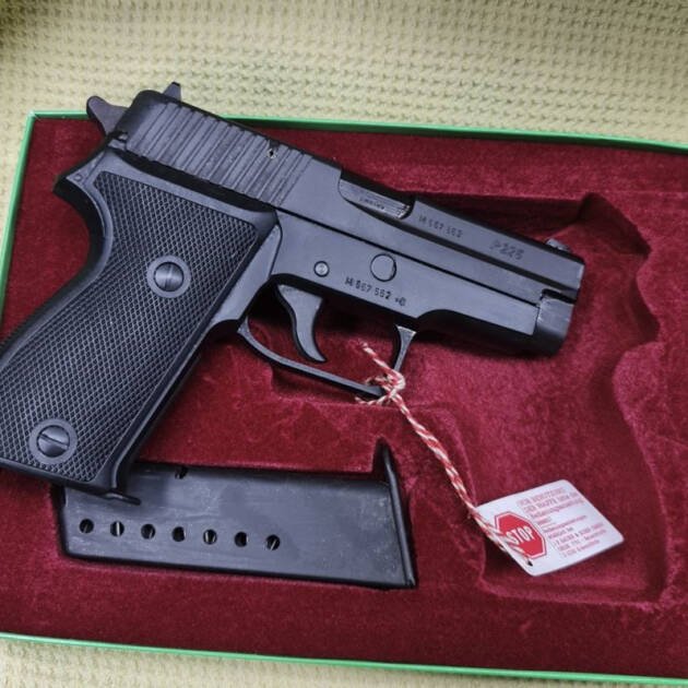Sig Sauer P225 9mm Para