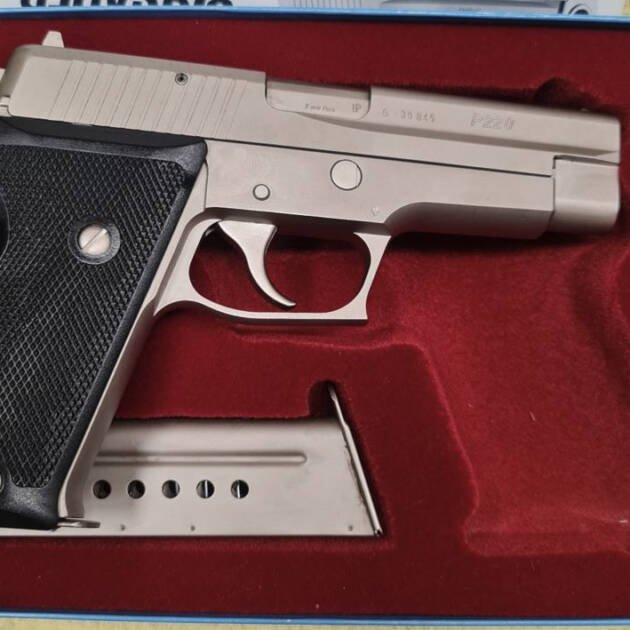 Sig Sauer P220 Elektroless 9mm Para