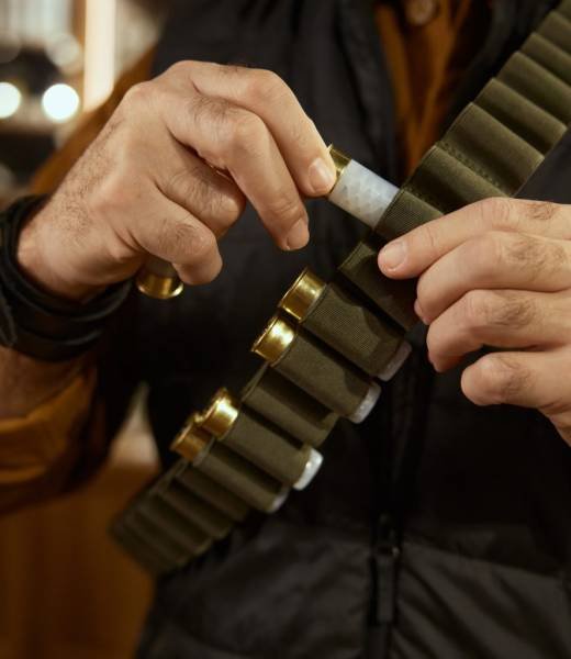 hunter-hands-placing